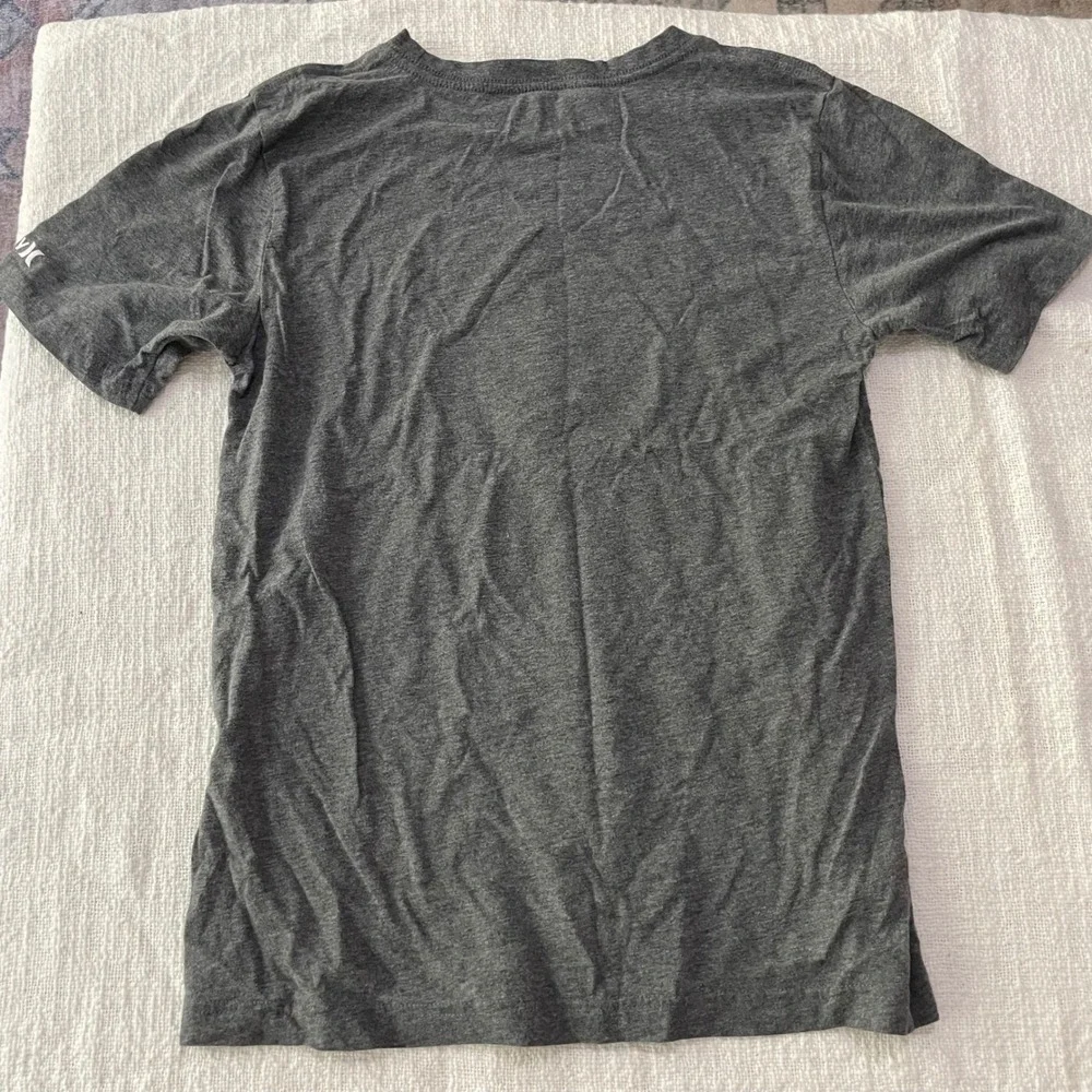 Hurley Boys XL Charcoal Heather Grey Graphic T-Shirt Anchor Diamond Logo Tee